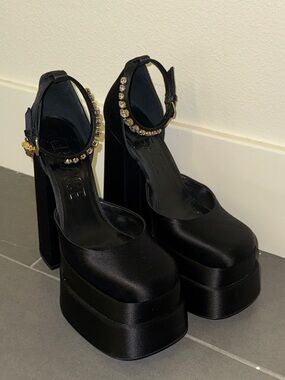 Versace Medusa Aevitas Double Platform Pumps
 Size 38.5
